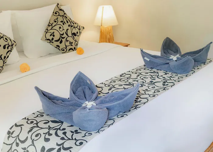 Crystal Bay & Resort Toyapakeh